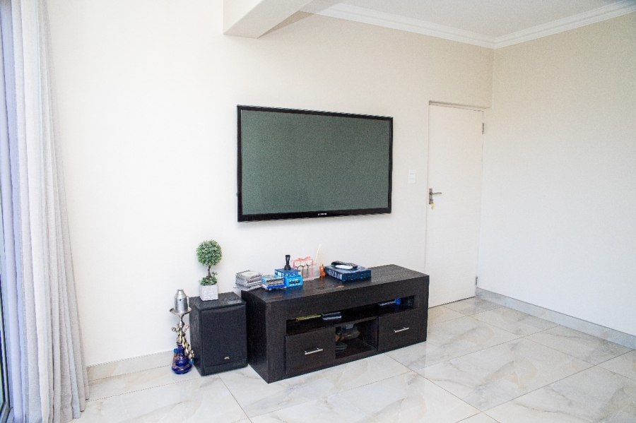 5 Bedroom Property for Sale in Beacon Bay Eastern Cape